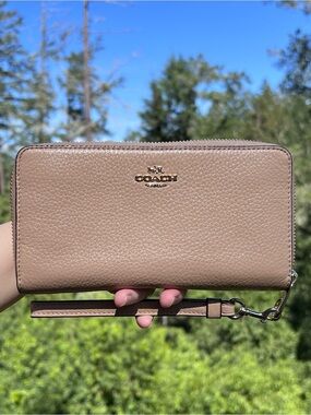 COACH Leather Wallet Taupe/Nude Zip-Around Wallet Wristlet AUTHENTIC
